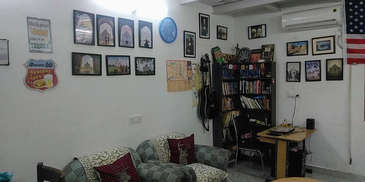 Zigzag Homestay Агра Экстерьер фото