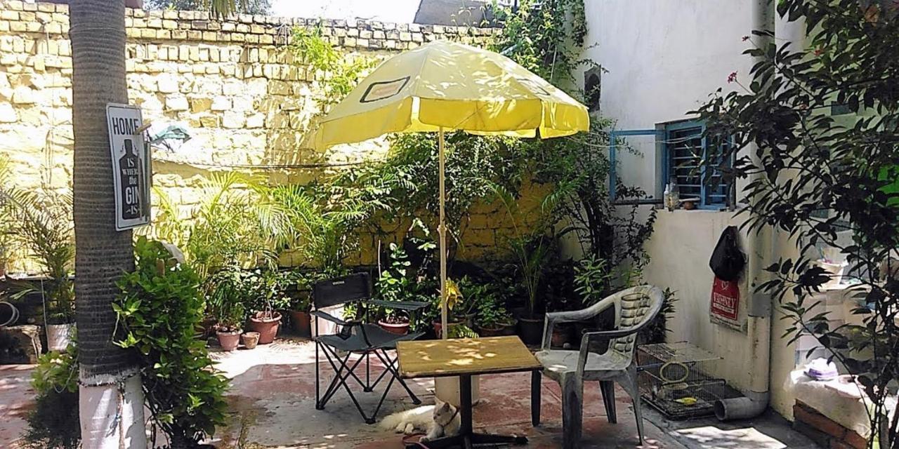 Zigzag Homestay Агра Экстерьер фото