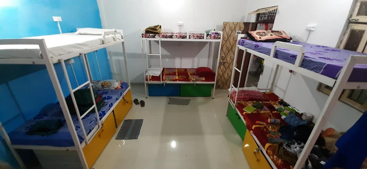 Zigzag Homestay Агра Экстерьер фото